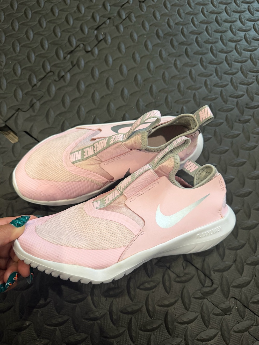 Nike flex runner size 5.5Y or 7W pink/white
